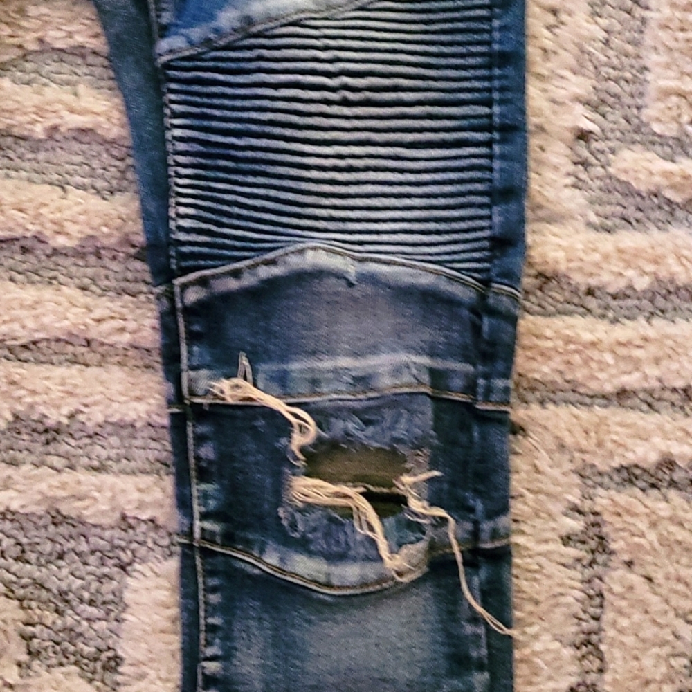 Embellish - Picture 2 of 5